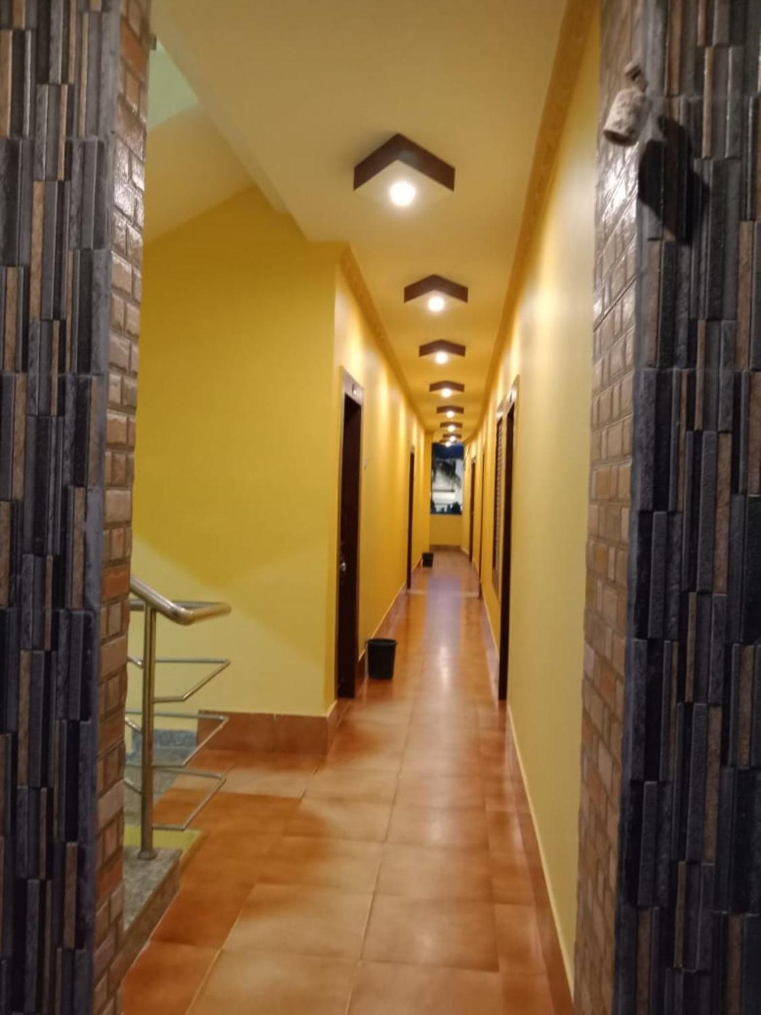 Goroomgo Sahoo Palace Puri - Prime Location Near Sea Beach - Excellent Service With Parking Facilities Ngoại thất bức ảnh